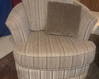 Barrel Accent Chair