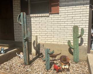 outdoor metal cactus 