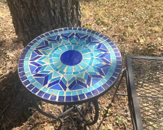 outdoor side table 