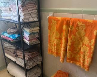 bathroom/beach towels