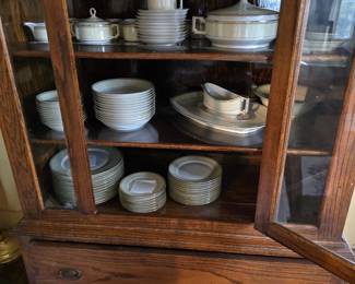 Heinrich & Co. Selb Bavaria Serving for 12 (missing 2 side plates, 10 saucers, +4 cups)