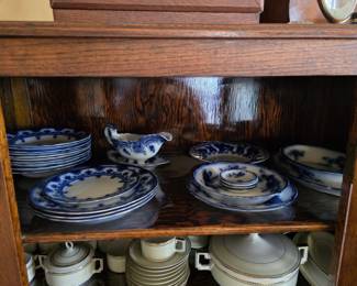 Flo-Blue assorted (4 butter pat, 4 plates, 11 bowls,  salad plate, serving bowl, platter, gravy boat w/ underplate