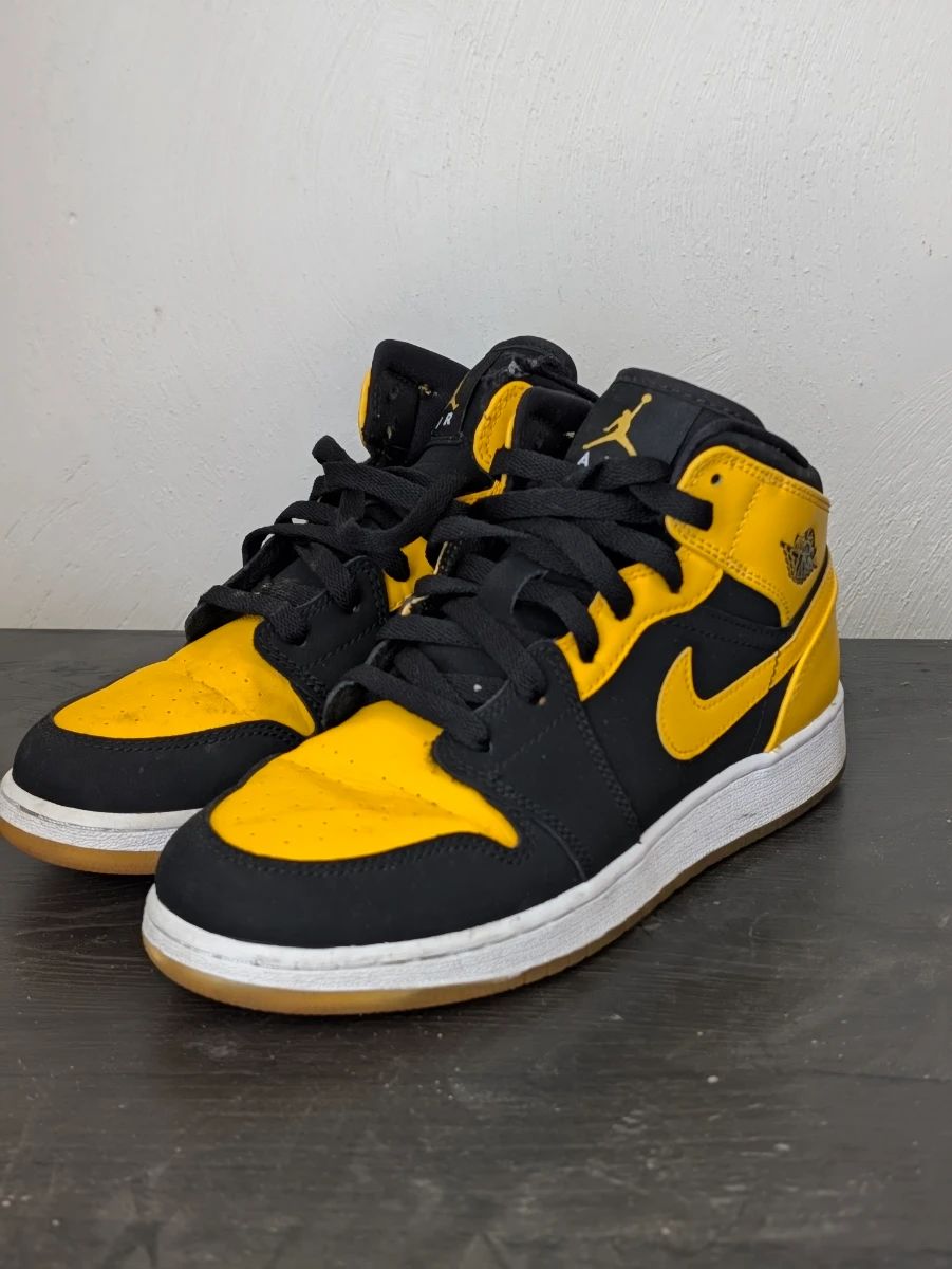 AIR JORDAN 1 MID size 6Y