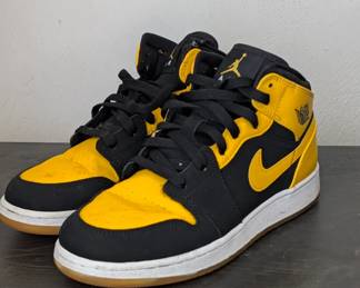 AIR JORDAN 1 MID size 6Y