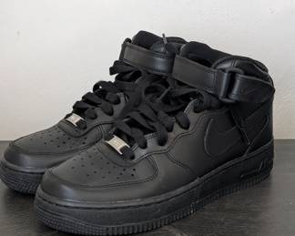 NIKE AIR FORCE 1 MID size 7.5
