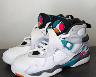 AIR JORDAN 8 RETRO SOUTH BEACH size 6.5Y