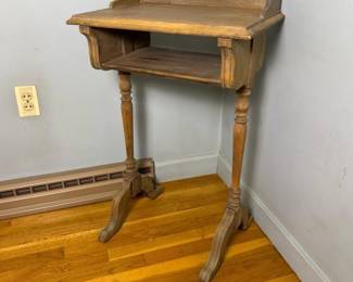 265 rusticwoodensidetablewithturnedleg