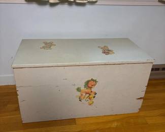 246 vintagepaintedwoodentoychestwithan