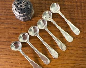 015 sterlingsilverminiaturesaltshakeran