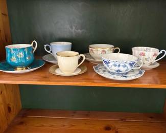 030 assortedvintageporcelainteacupsands