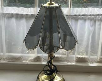 127 brassandetchedglasspaneltablelamp