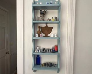 045 displayshelffullofthimblesandtiny