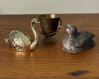 174 threeminiaturemetalbirdfigurinesand