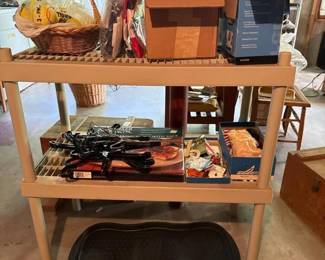 210 assortedhouseholditemsbookssewingsu