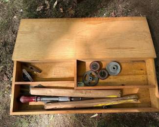 283 vintagewoodtoolboxwithmixedtoolac