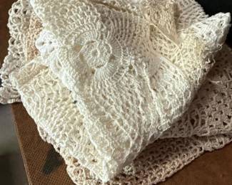 231 crochetedlacedoiliesinvintagestyle