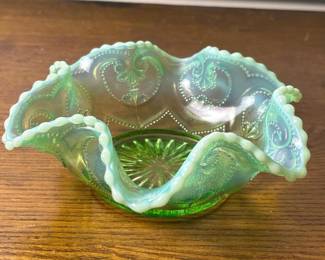 010 opalescentgreenpressedglassbowlwith