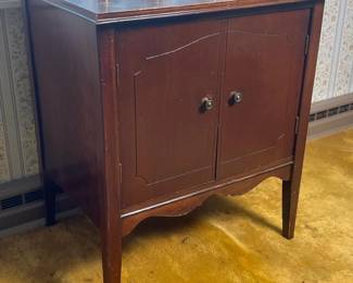 104 vintagewoodenrecordcabinet