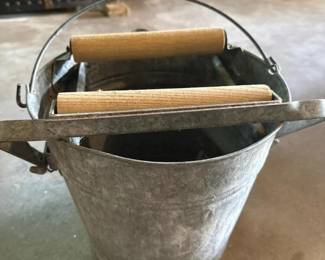221 vintagemetalmopbucketwithwringerat