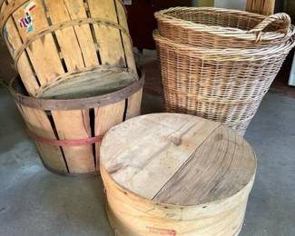 208 fruitcratesandwickerbasketsandroun