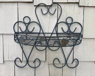 309 blackwroughtironwallplanter
