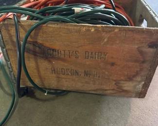 315 extensioncordsinabbottsdairywooden