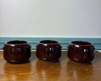063 trioofwestbendbrownglazedstoneware