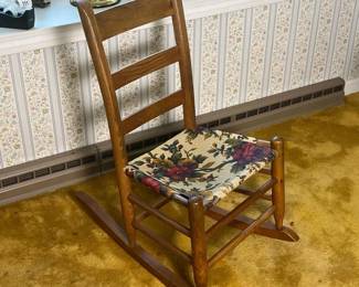 109 ladderbackchildsrockingchairwithf