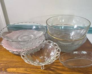 053 assortedglasslotpressedandcutglass