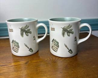082 pairofpfaltzgraffnaturewoodmugswith
