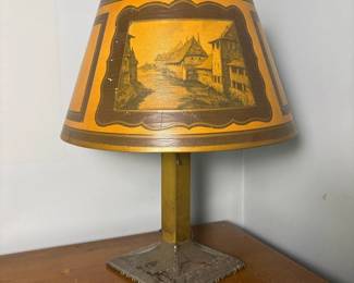 260 vintagetablelampwithscenicshade