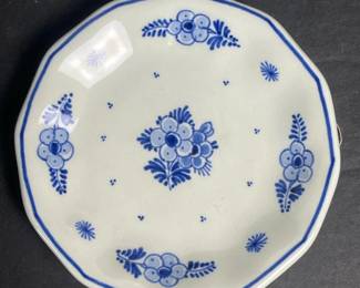 135 blueandwhitefloralporcelainplatein