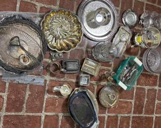 054 assortedsilverplateandstainlesstable
