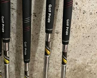 Grips on golf clubs~