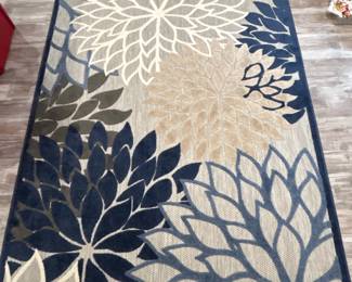 Nourison Outdoor area rug(never used outside), 6' x 9', $65