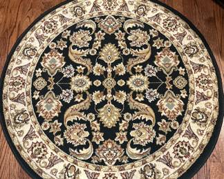 Round black & cream small rug, Aprox 4', $38