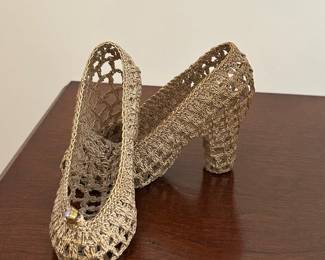 Small gold shoe decor, 4"L, $7