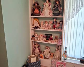 Variety of Dolls in this Collection!