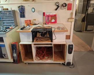 Router in Homemade Cabinet!
