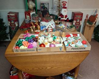 Fantastic Antique Table and Christmas Decor!