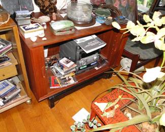 MCM Cabinet, CDs