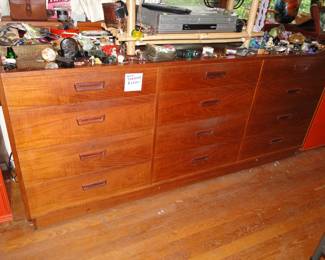 Long Dresser