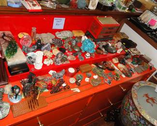 Fetishes, frogs, collectible items