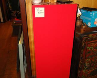 Red Lacquer Column