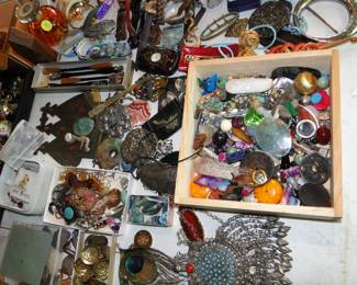 Buttons, findings and more