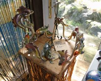 Regency Fish Seahorse Circular Display