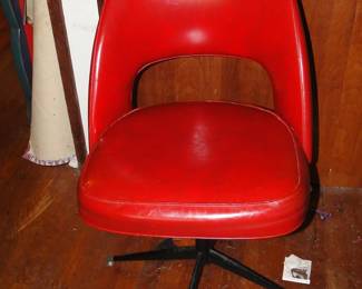 Eero Saarinen Red Leather Chair (Executive Swivel)