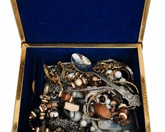 Assorted jewelry