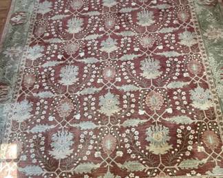 Pottery Barn - Persian Style Rug 10' x 14' | hand tufted 100% wool pile, made in India. Traditional Persian- inspired Medallion design. Large room rug.