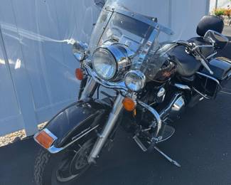 1997 Harley Davidson Road King - low miles (35K) - excellent running condition
